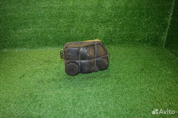 Расширительный бачок Mercedes w211 3.2