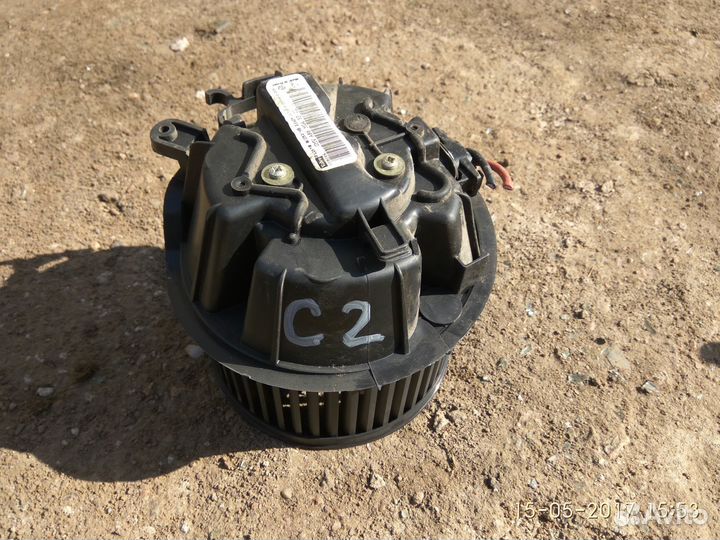 Моторчик печки на Ситроен С2 2007 года