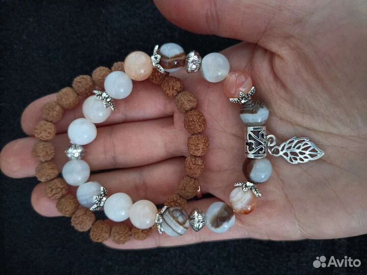 Пара браслетов из агата и рудракши