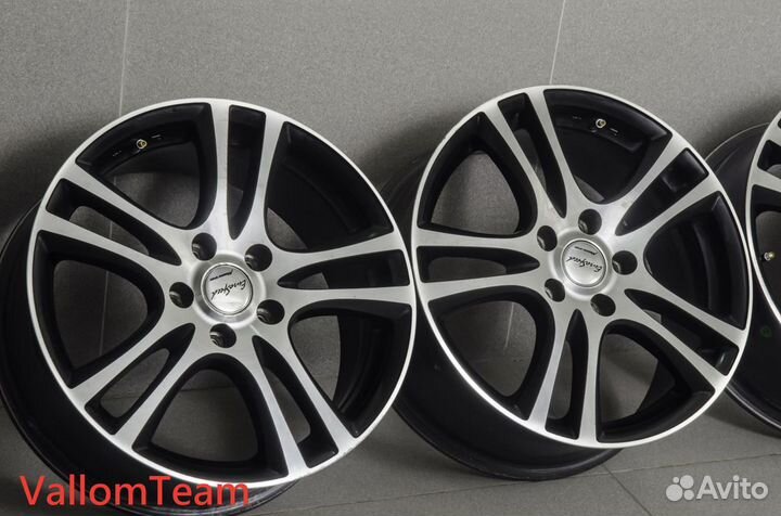 Лот UP4794687 Фирменные 17-е диски manaray