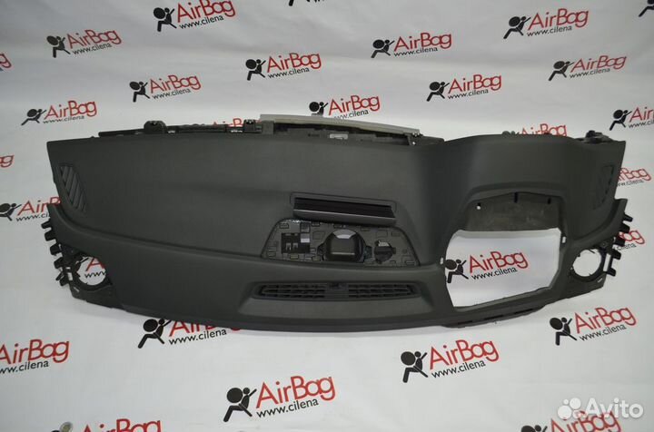 Торпедо панель приборов Audi Q7 2