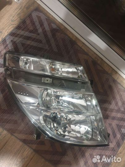 Фара xenon nissan elgrand 2005 год