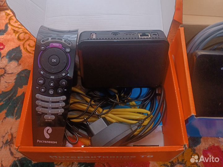 TV приставка и wi-fi роутер Ростелеком
