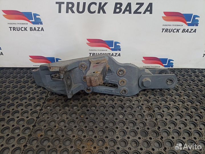 1682111 Кронштейн передней рессоры Daf CF