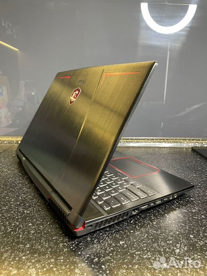 Игровой ноутбук MSI i7-7700hq/gtx1070/8g
