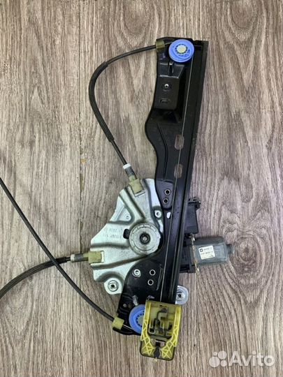 Стеклоподъемник передний левый Opel Astra J