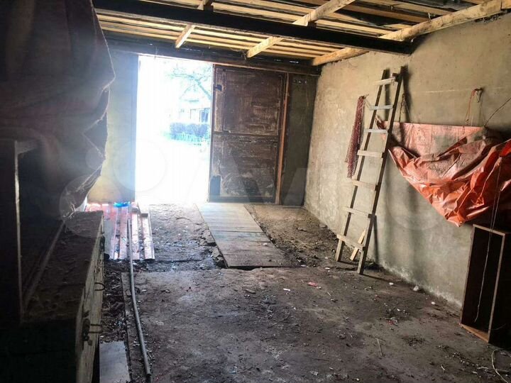 Гараж, > 30 м²