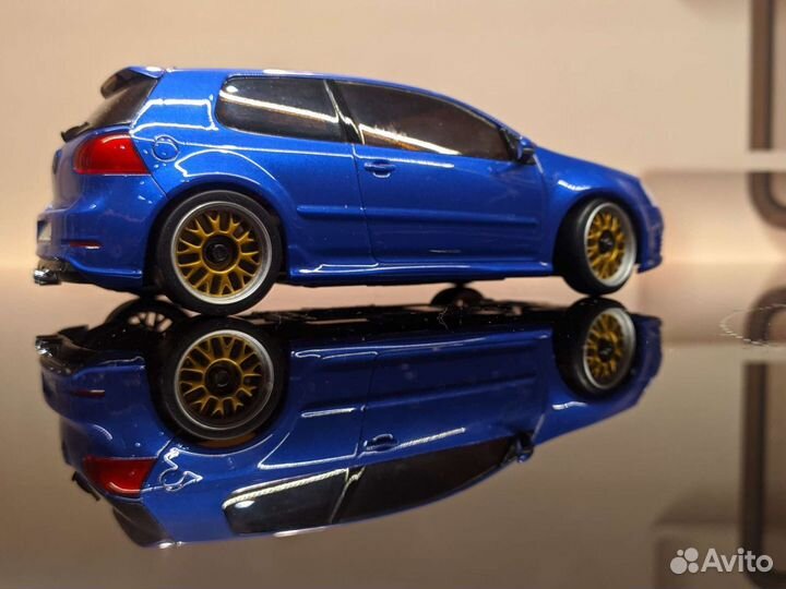 VW Golf R32 (кузов Kyosho mini-z)