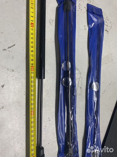 Стойки для капота