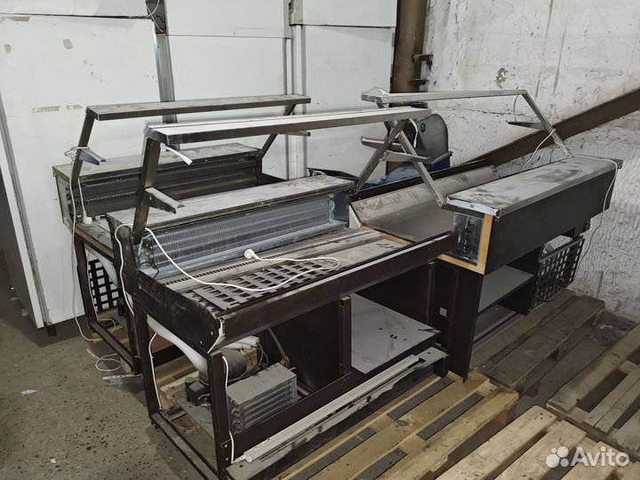 Холодильная витрина кондитерская Borneo