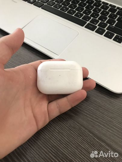 Airpods про