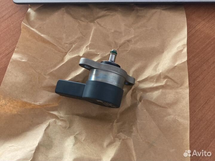 Датчик давление топлива 6110780149