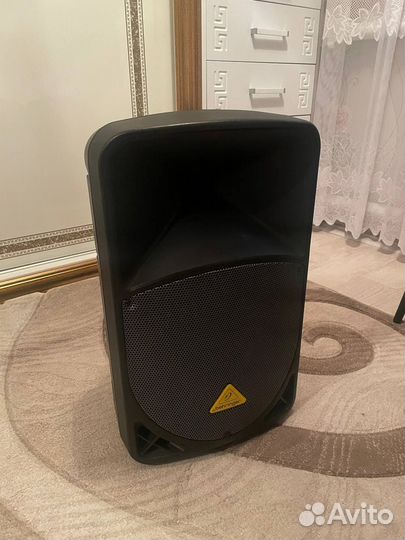 Фронтальная колонка behringer Eurolive B112D