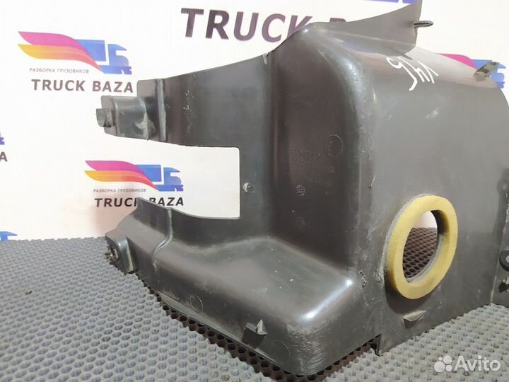 82390849 Накладка на торпедо Volvo FH