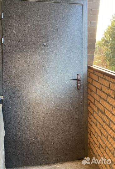 Дверь входная железная от застройщика