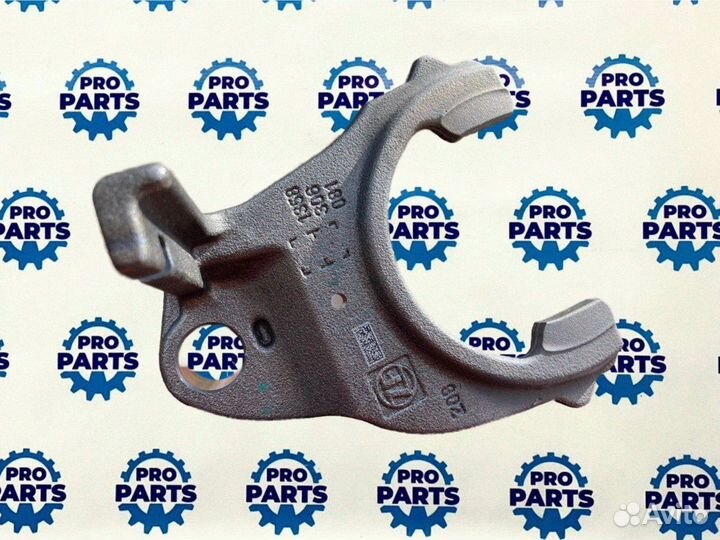 Оригинальная вилка ZF кпп traxon, 165251iт