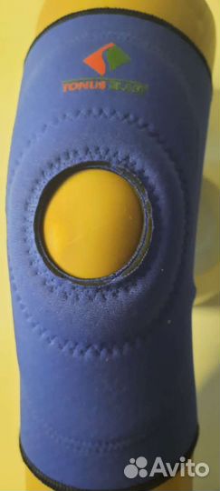 Наколенник Fosta с фиксацией надколенника