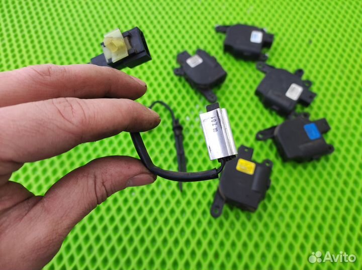 Моторчик заслонки отопителя на для KIA ceed Киа Си