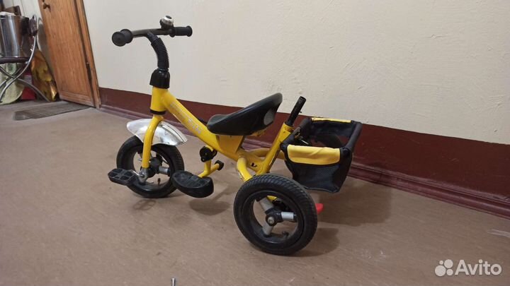 Трехколесный велосипед