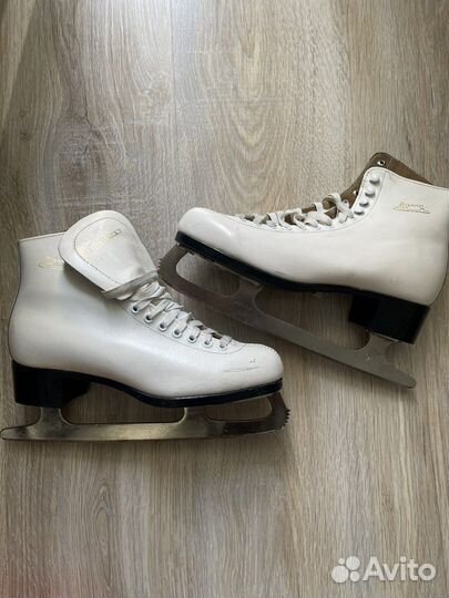 Коньки фигурные