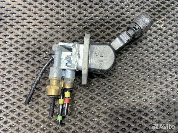 Кран ручного тормоза Daf 95XF