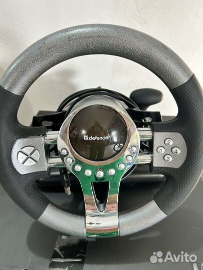 Игровой руль с педалями
