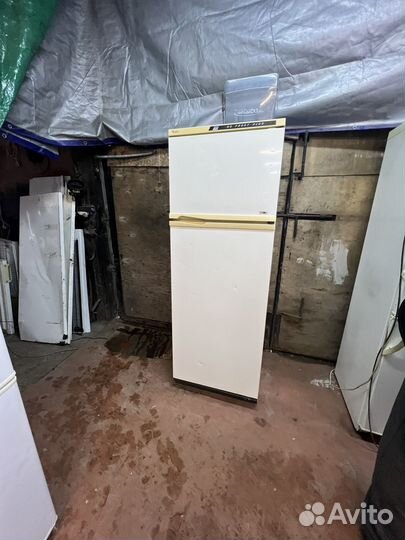 Холодильник Whirpool