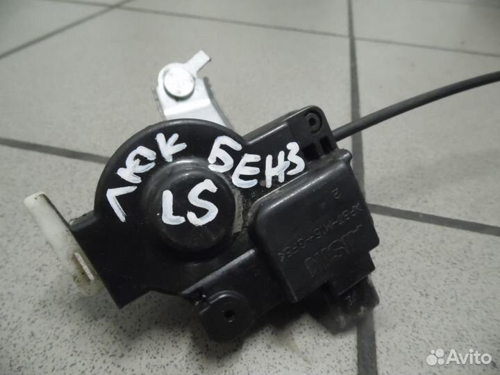 Замок лючка бензобака Лексус лс 460