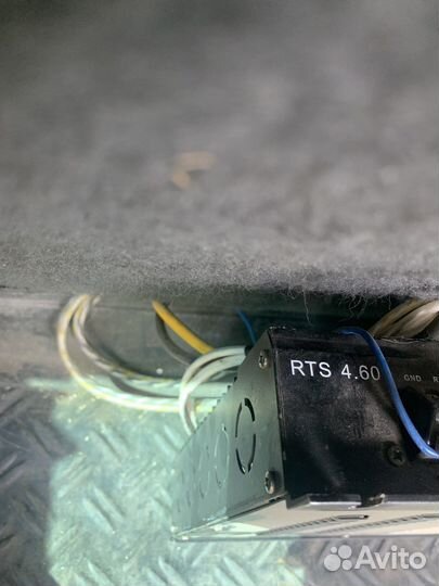 Усилитель с проводами