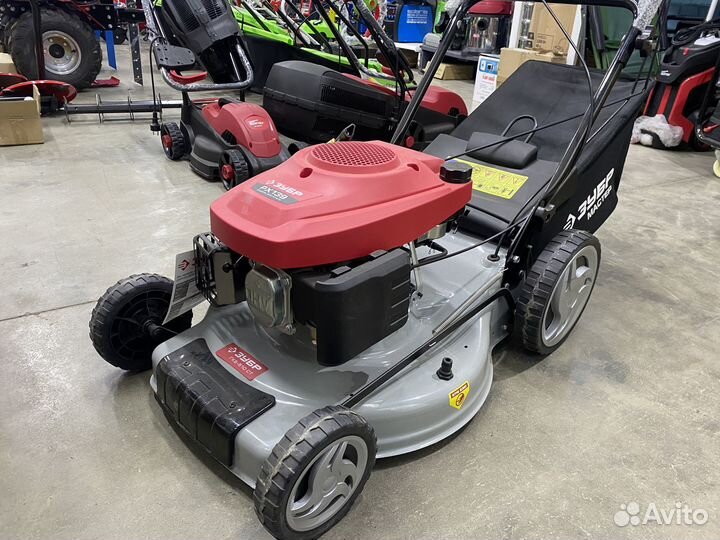 Газонокосилка бензиновая самоходная