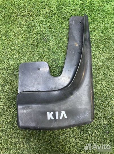 Брызговик задний правый Kia Picanto 2009