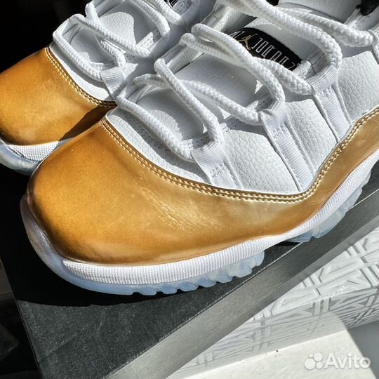 Air Jordan 11 Low Retro Closing Ceremony Gold