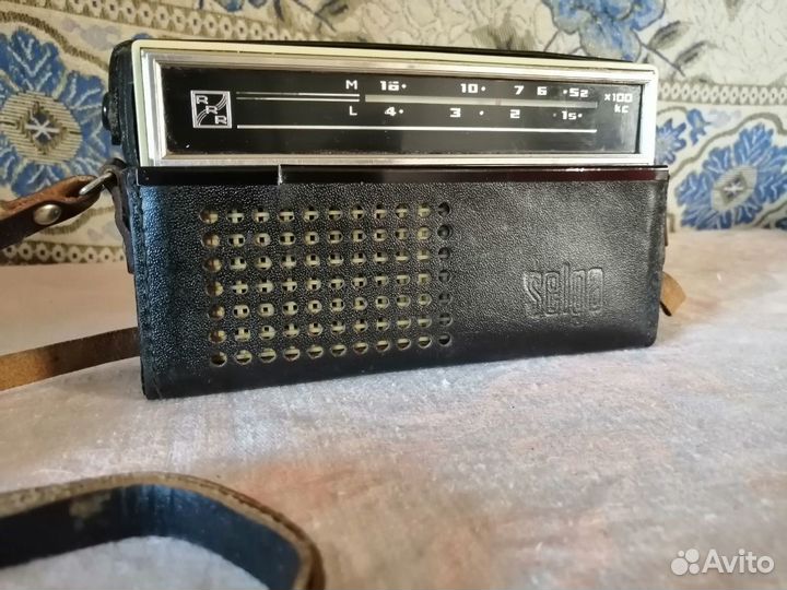 Портативный транзисторный радиоприемник Selga 402