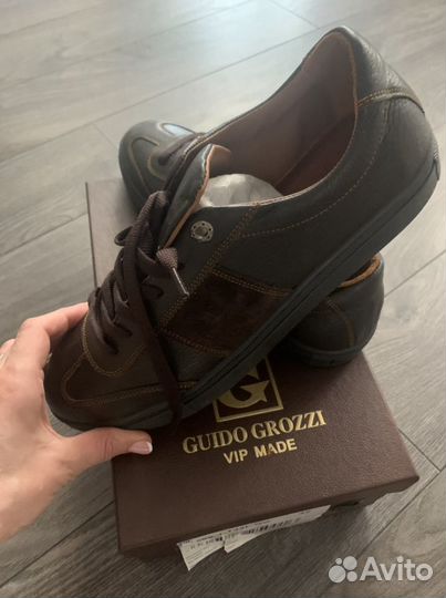 Кроссовки туфли