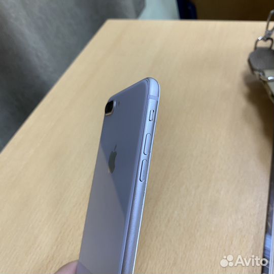 Телефон iPhone 8 plus обмен