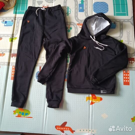 Спортивный костюм женский новый