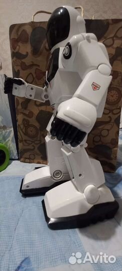 Игрушка робот