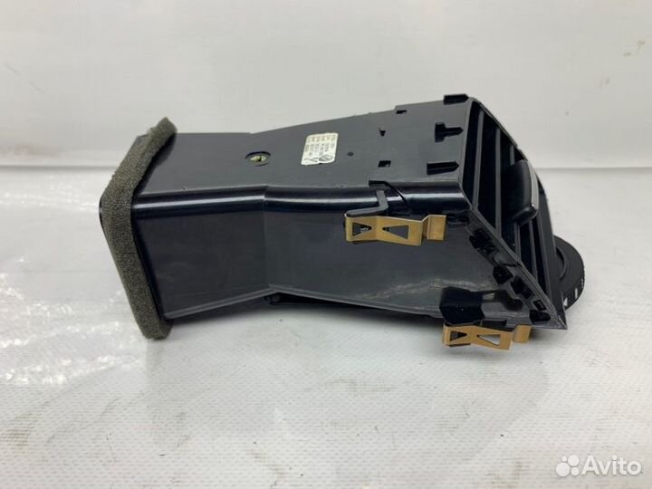 Дефлектор правый Volkswagen Touareg FL 3.6 2017