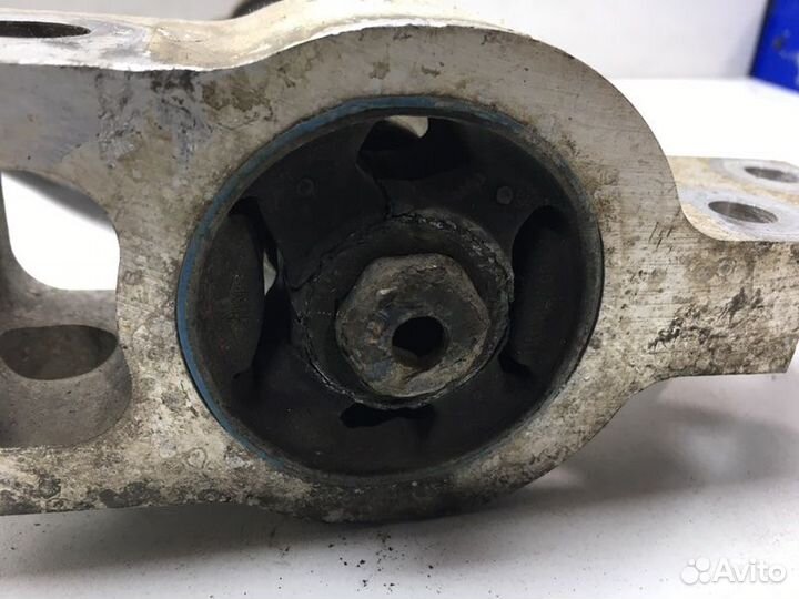 Рычаг подвески передний левый Volkswagen Tiguan