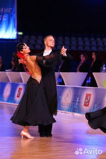 Тренер по бальным танцам