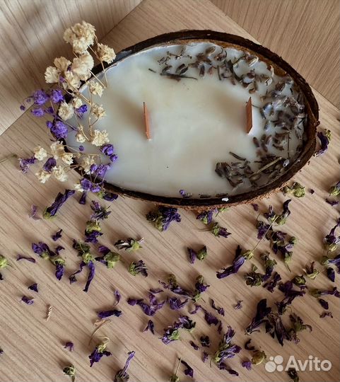 Свеча в кокосе