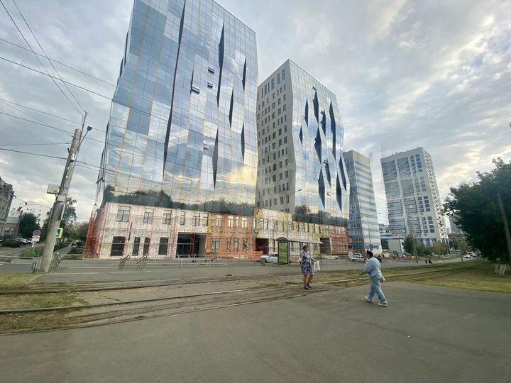 Офис в бизнес-центре напротив Загородного парка