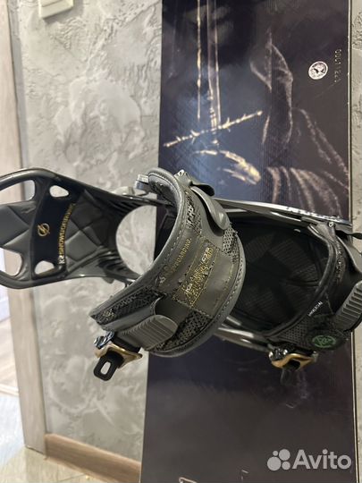 Сноуборд с креплениями