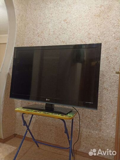 Телевизор LG диагональ 42 дюйма (107 см)