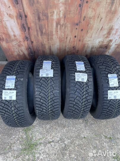 Michelin X-Ice North 4 SUV 235/55 R18 104T