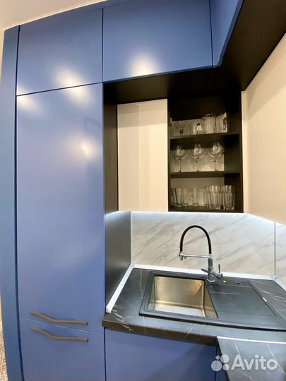 Кухня под потолок из мдф на заказ в Омске