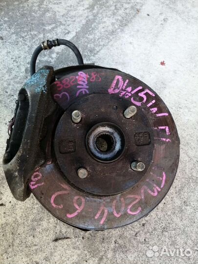 Мазда демио ступицасABS левая в сборе с суппортом