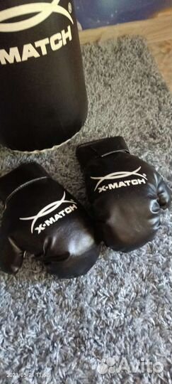 Боксерская груша и перчатки для ребенка 3-7 лет