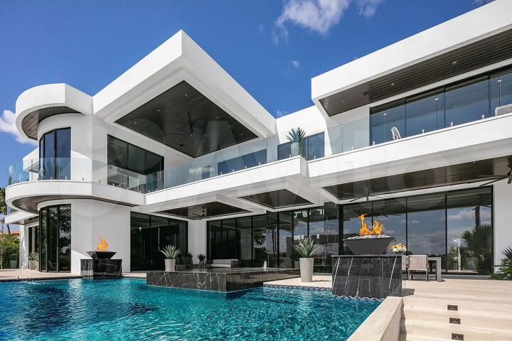 Дом 380 м² на участке 13 сот.