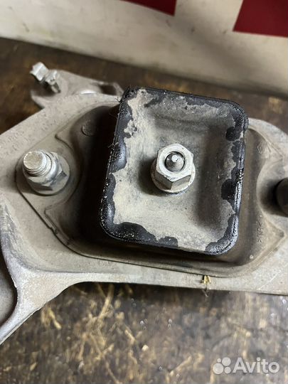 Рено дастер опора МКПП